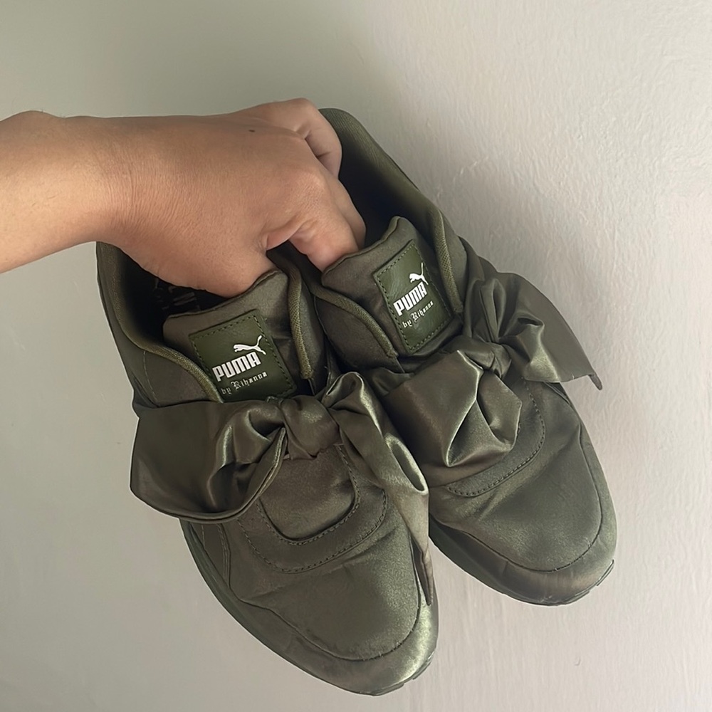 PUMA Bow • Rihanna Fenty Olive (Women's)
